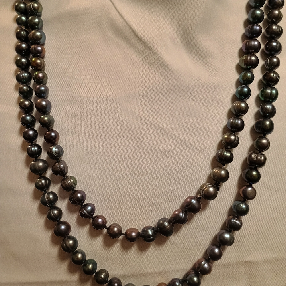Elegant Black Peacock Pearl Strand Necklace - Unbranded